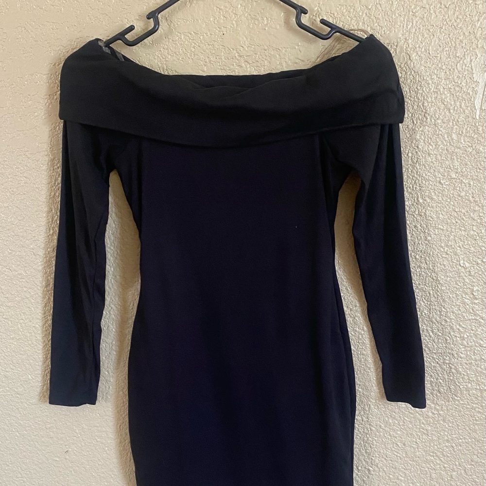Chic Black Off-Shoulder Long Sleeve Dress